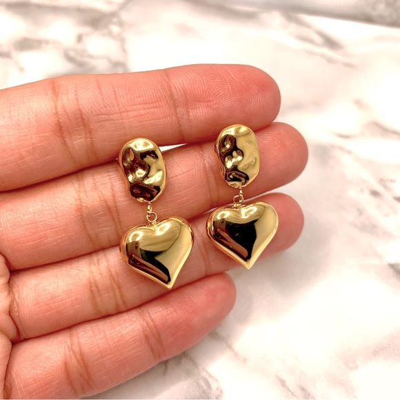 ◾️18k Gold Plated Heart Drop Earrings - Picture 13 of 14